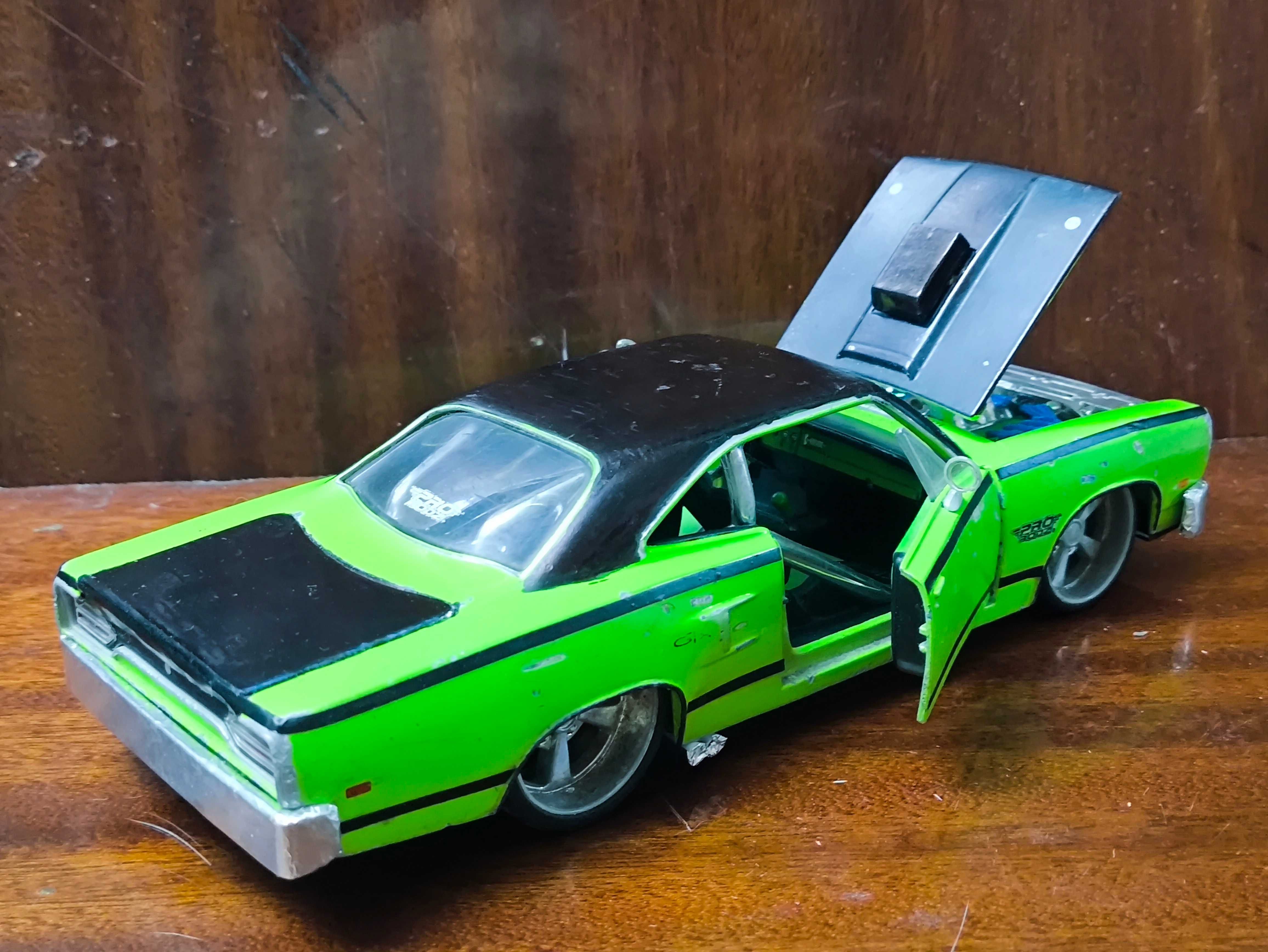 Машинка Plymouth GTX 1970 1/24 Maisto