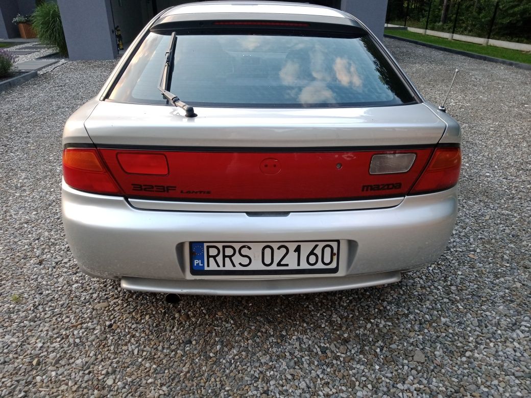 Mazda 323f z klimatyzacją