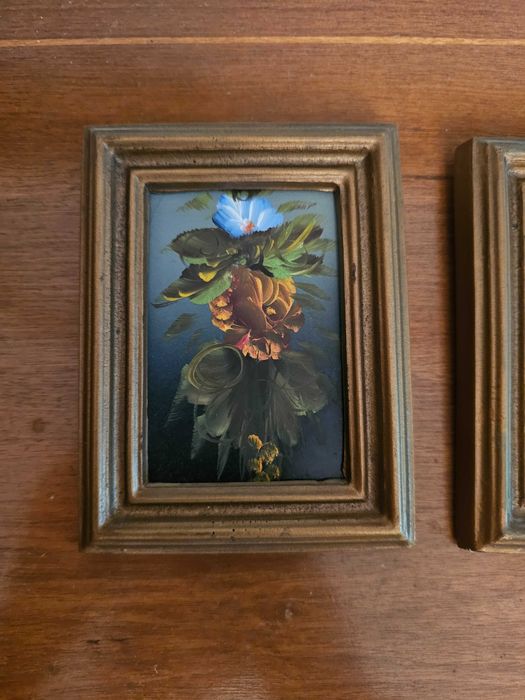 Par de quadros antigos pintados a óleo – flores em relevo