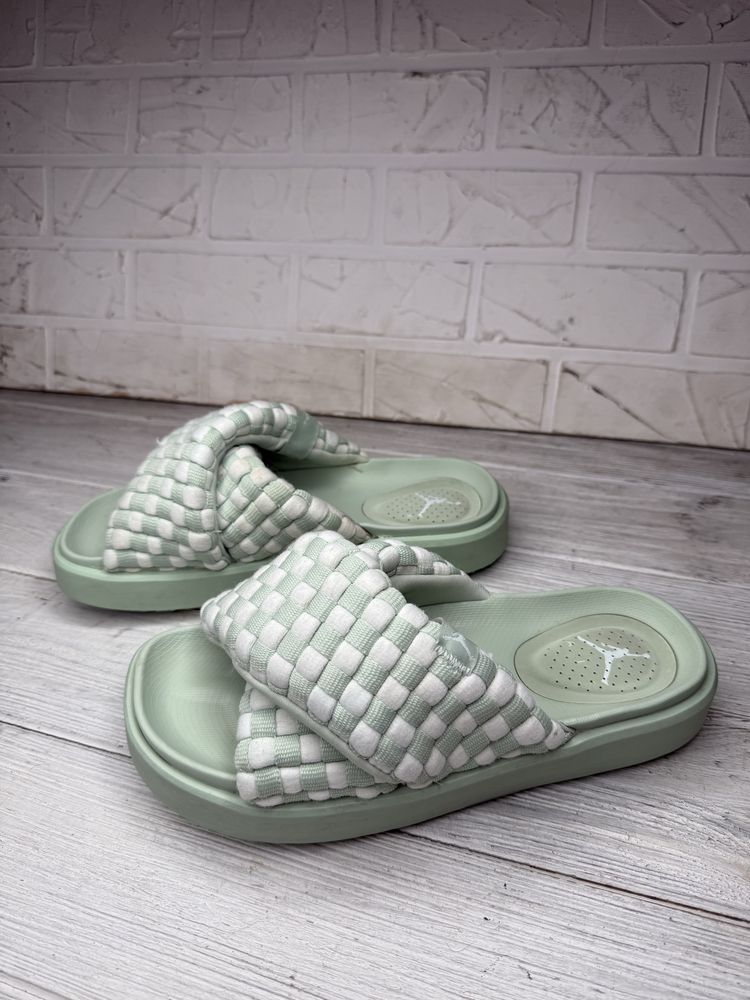 Женские шлепки тапочки  air jordan sophia slides olive