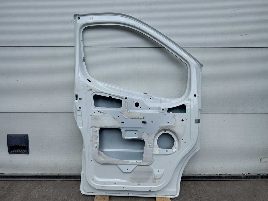 Двері передні ліві водійські Рено Трафік 2\Віваро
