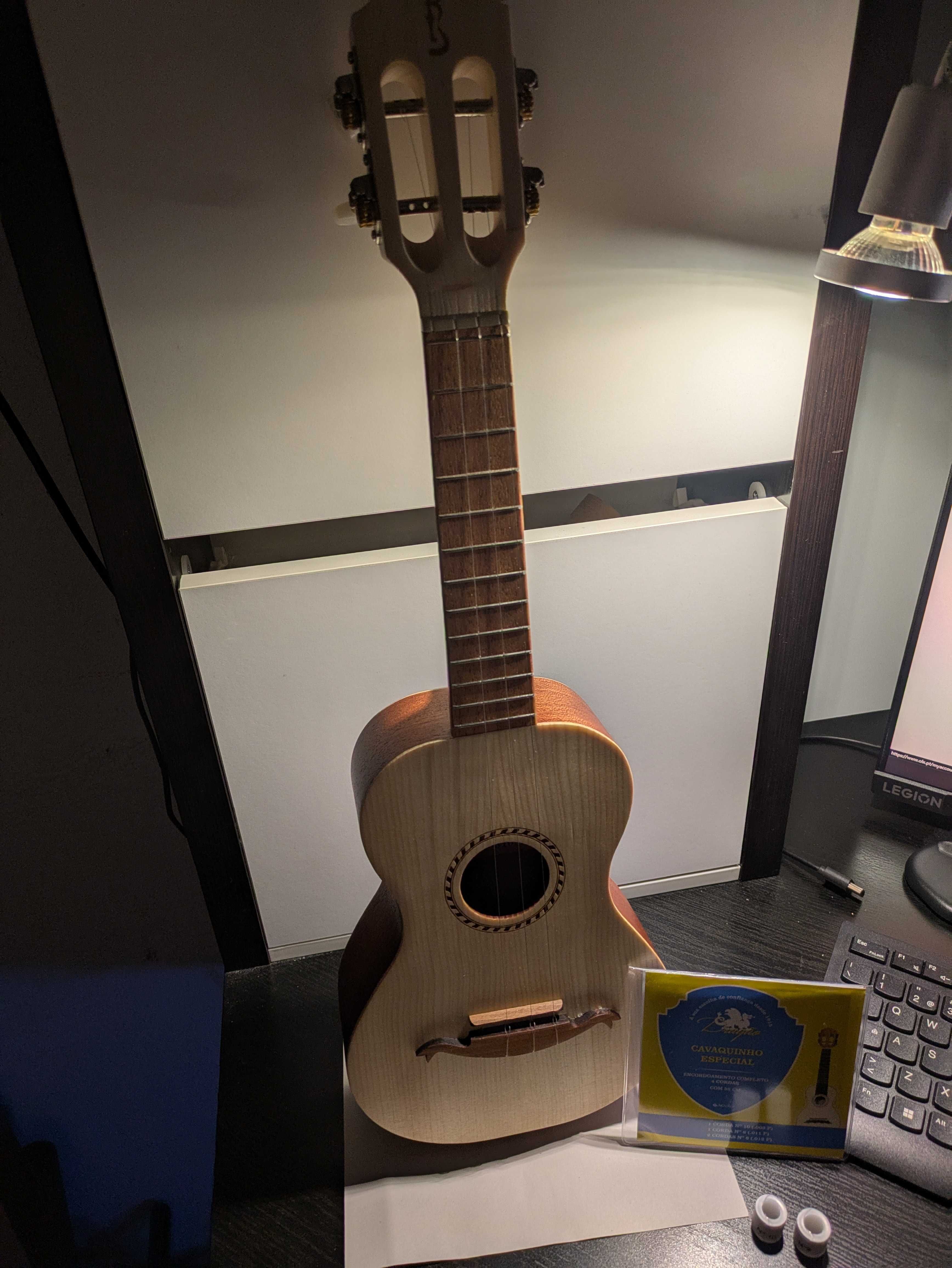 Cavaquinho APC 100 + Estojo + Cordas Extra | Afinador opcional
