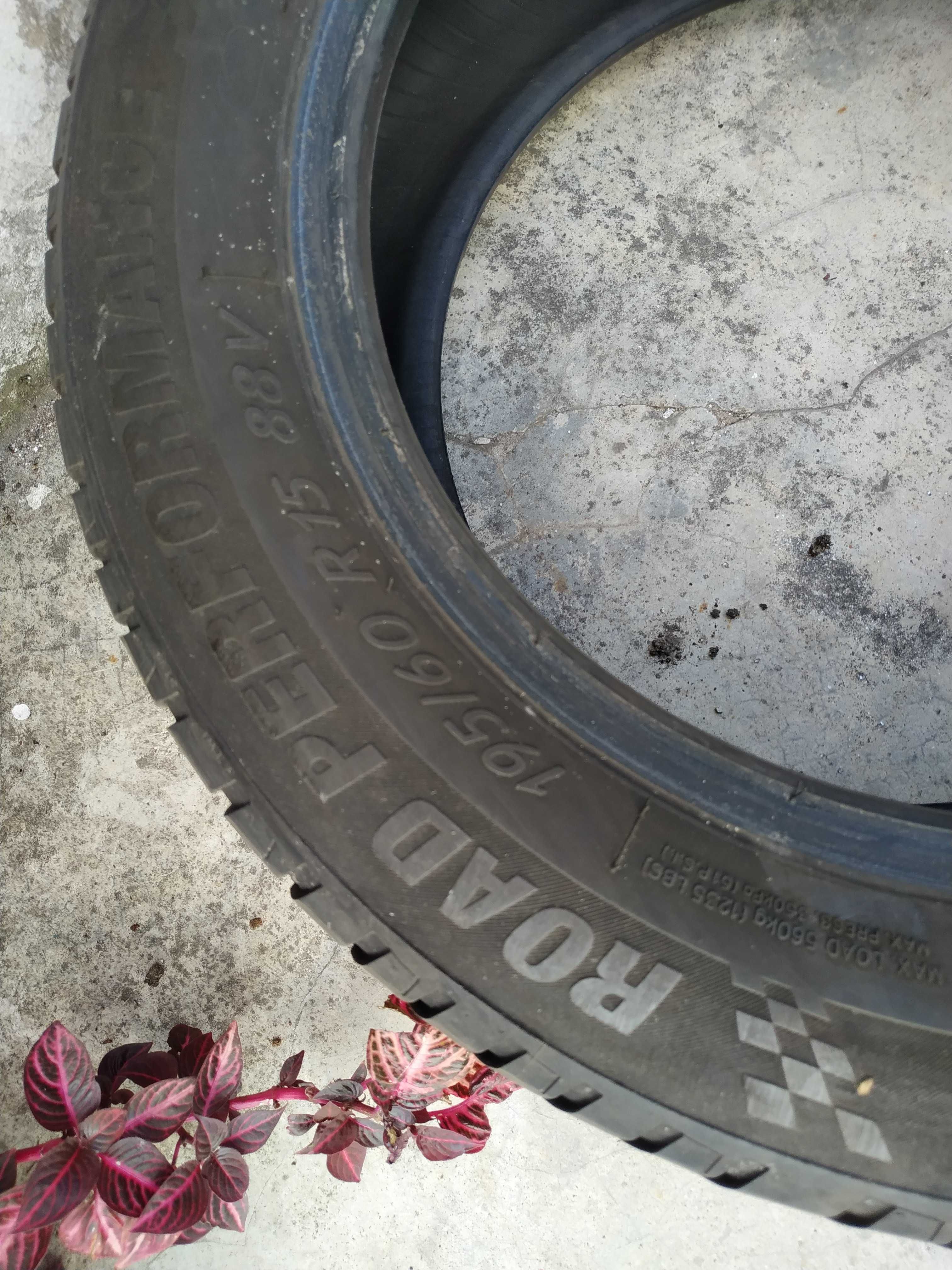 Pneus 195/60-R15 (50eu o par)