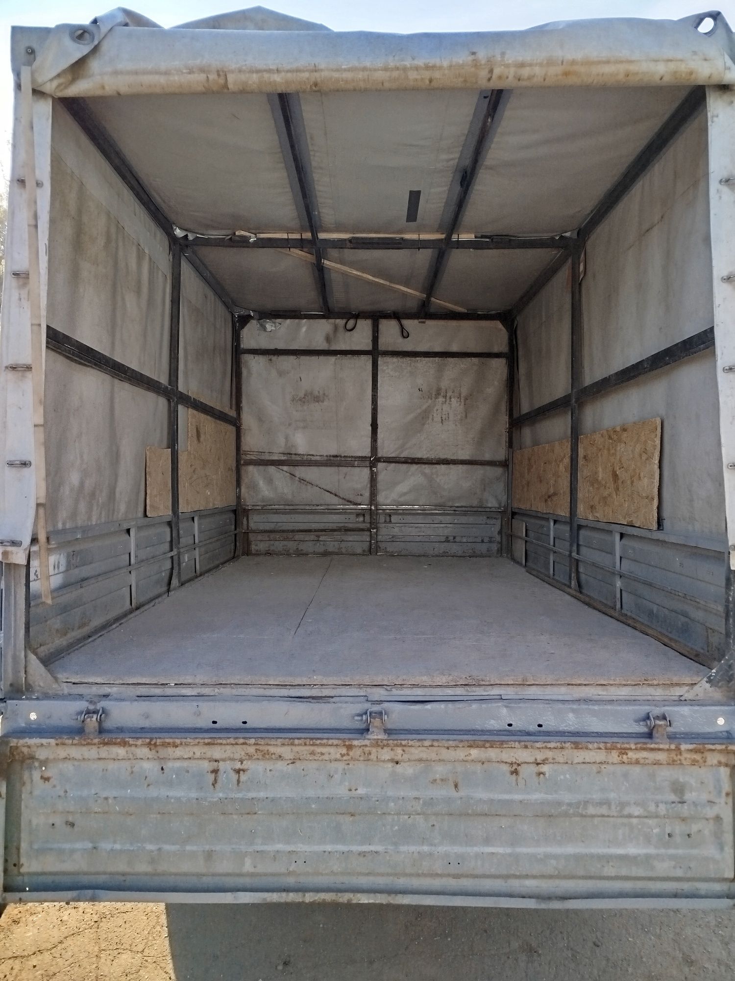 Продам газель бортовую 3302