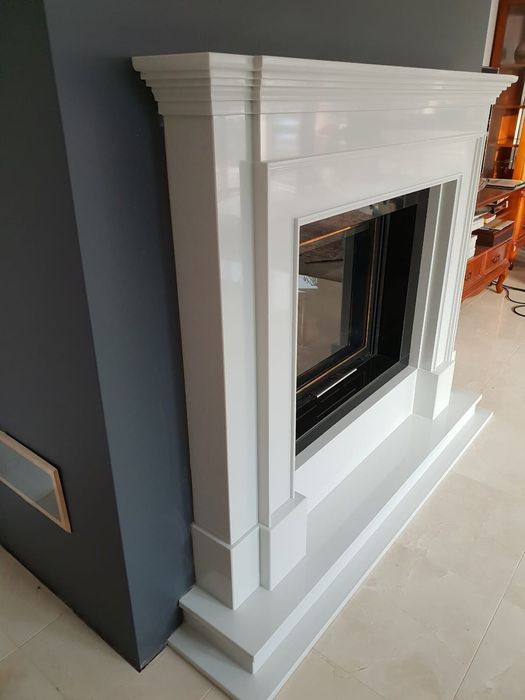 Stylowy kominek marmurowy  , portal kominkowy . od producenta