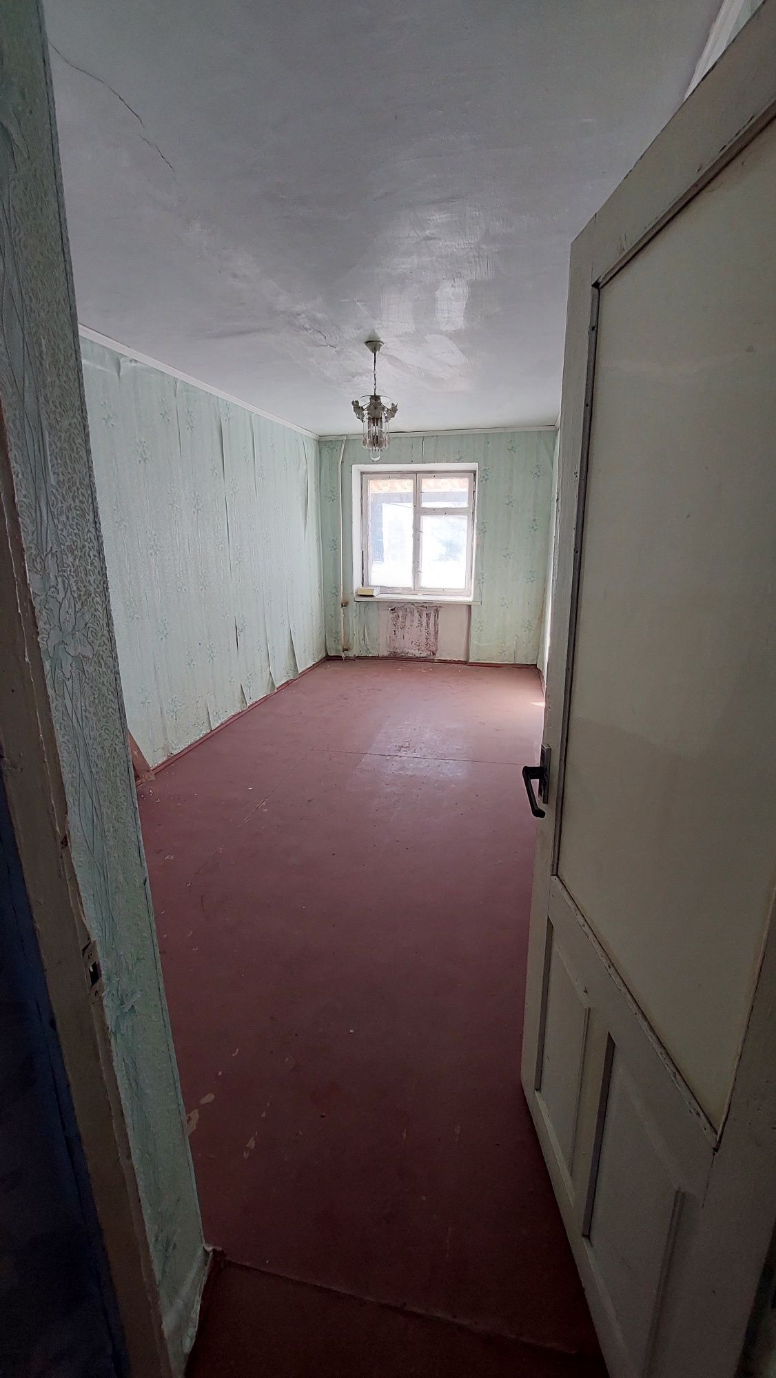 Продам 3-кімнатну квартиру. Комерція. Вул.Стависька,26.