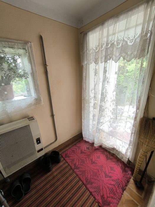 Продається 2 кімнатний будинок в районі вул Руської