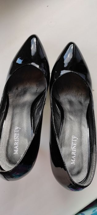 Шкіряні лаковані туфлі для виходу в світ