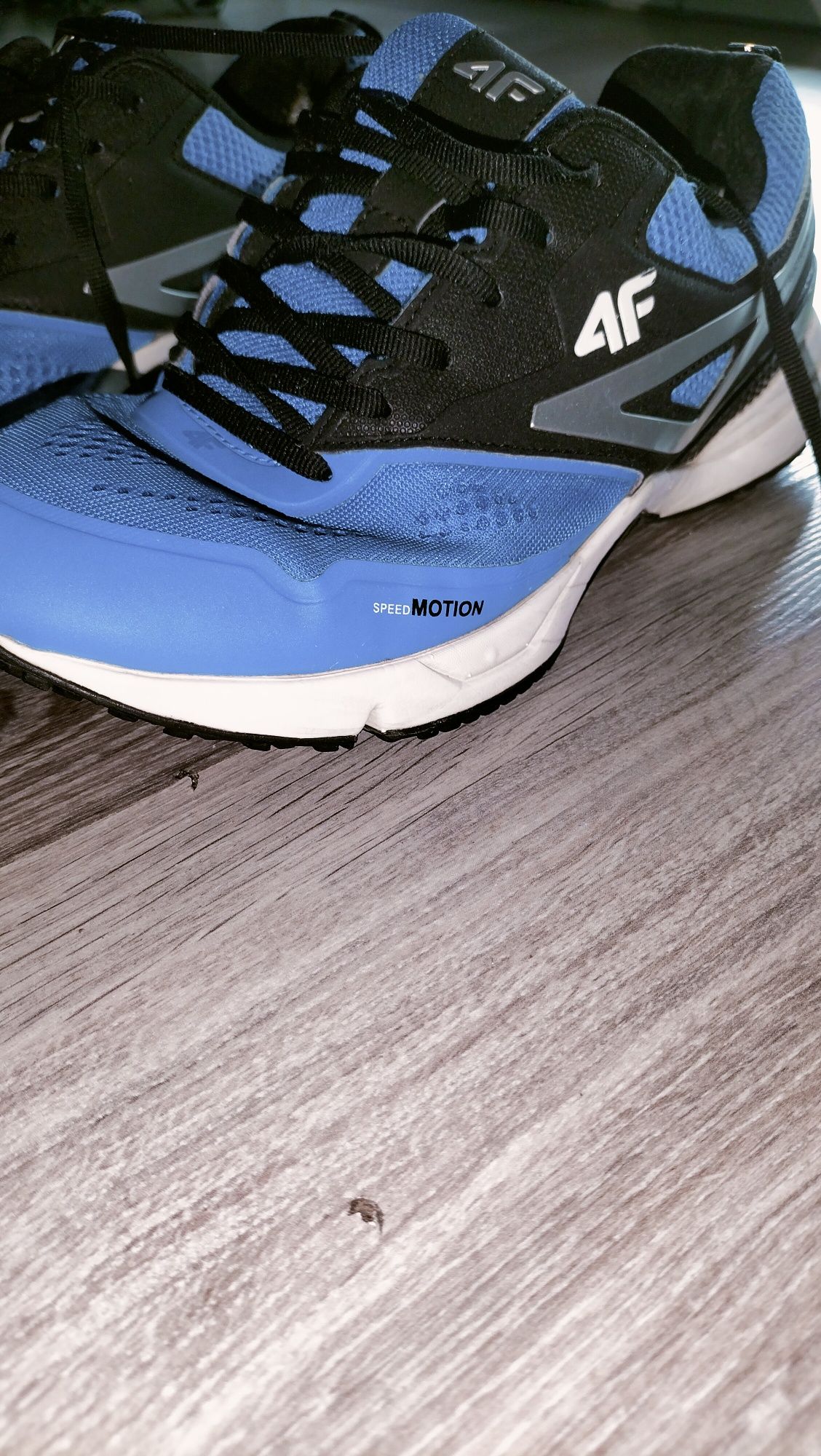 Buty marki 4f sportowe stan bardzo dobry