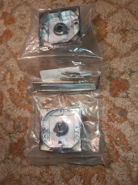 Замок дверной врезной,цилиндры замка,накладки цилиндра,ручки дверные.