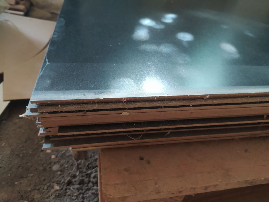 Двп чорного кольору