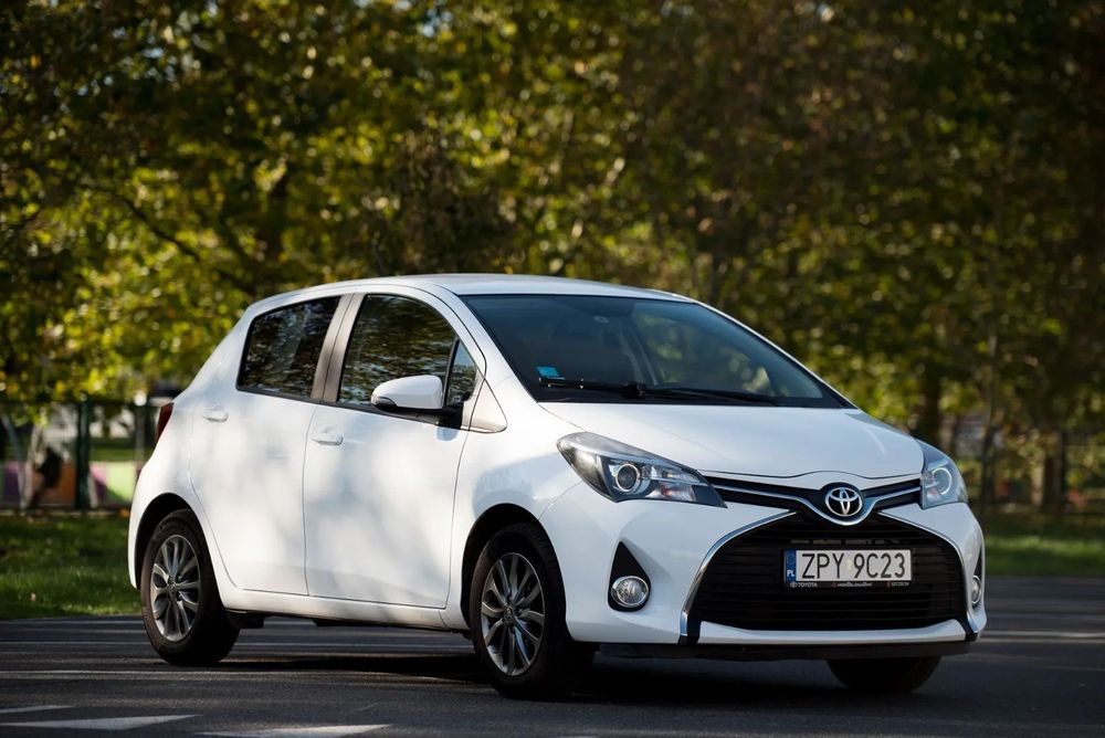 Toyota Yaris Stan idealny, kupiony w polskim salonie, serwisowany w ASO