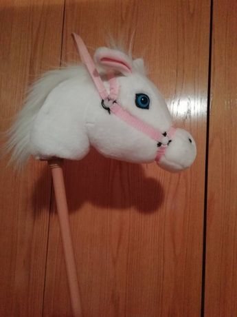 Cavalo de Pau (Brinquedo Infantil) Como Novo