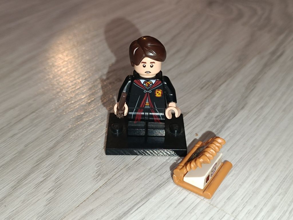 LEGO figurka Neville Longbottom 71028 Minifigures Harry Potter