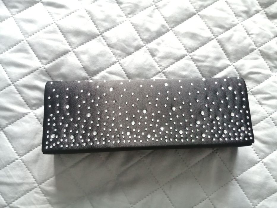 Czarna kopertówka z cyrkoniami