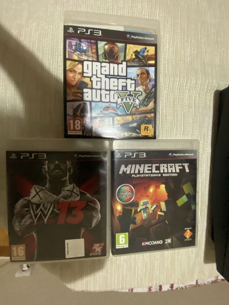 PlayStation 3 com 3 jogos