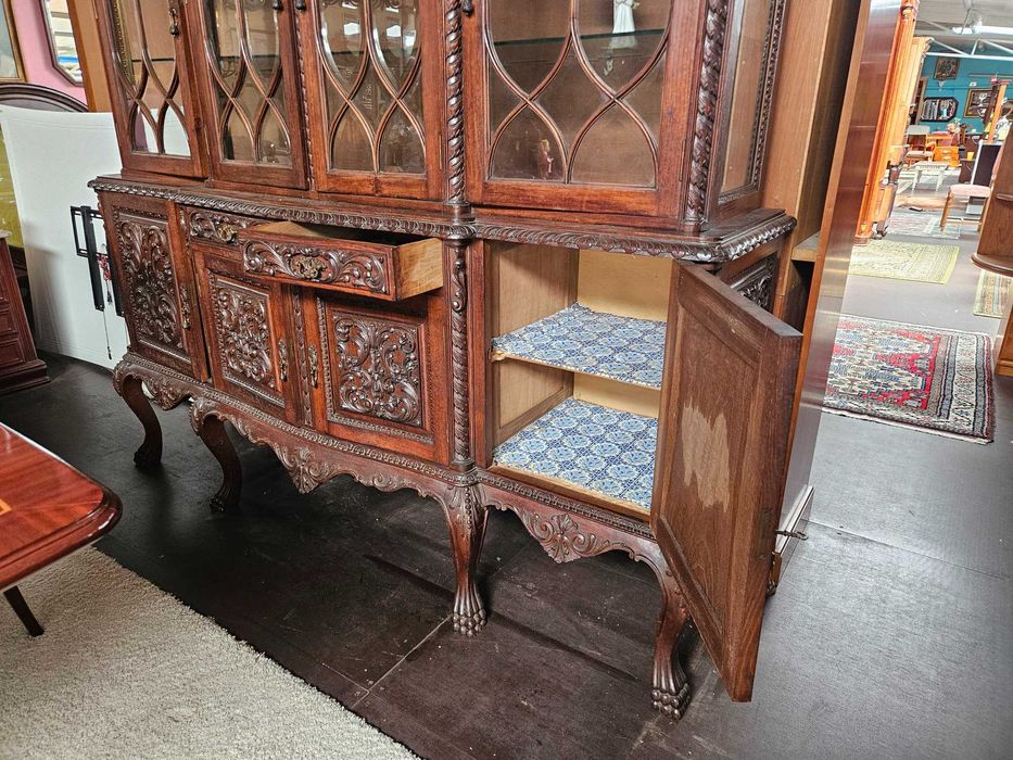 Móvel antigo em madeira trabalhada - óptimo estado geral