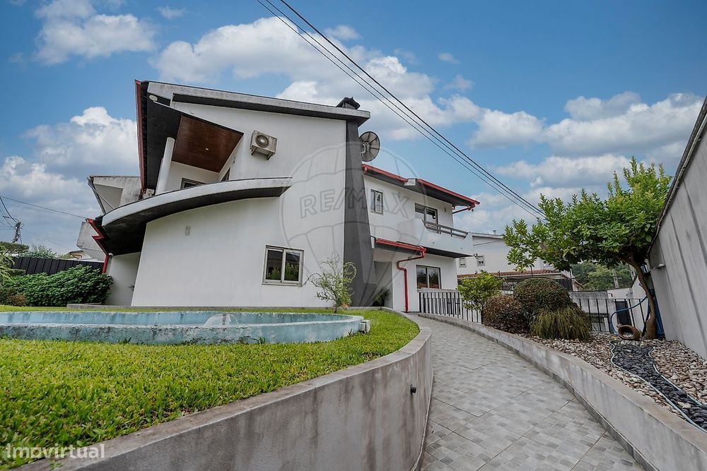 Moradia T4 com suíte localizada em Caldas das Taipas – Guimarães