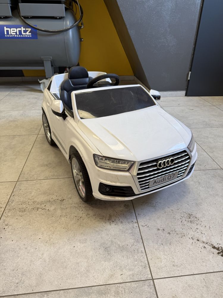 Samochodzik auto  na akumulator dla dzieci audi