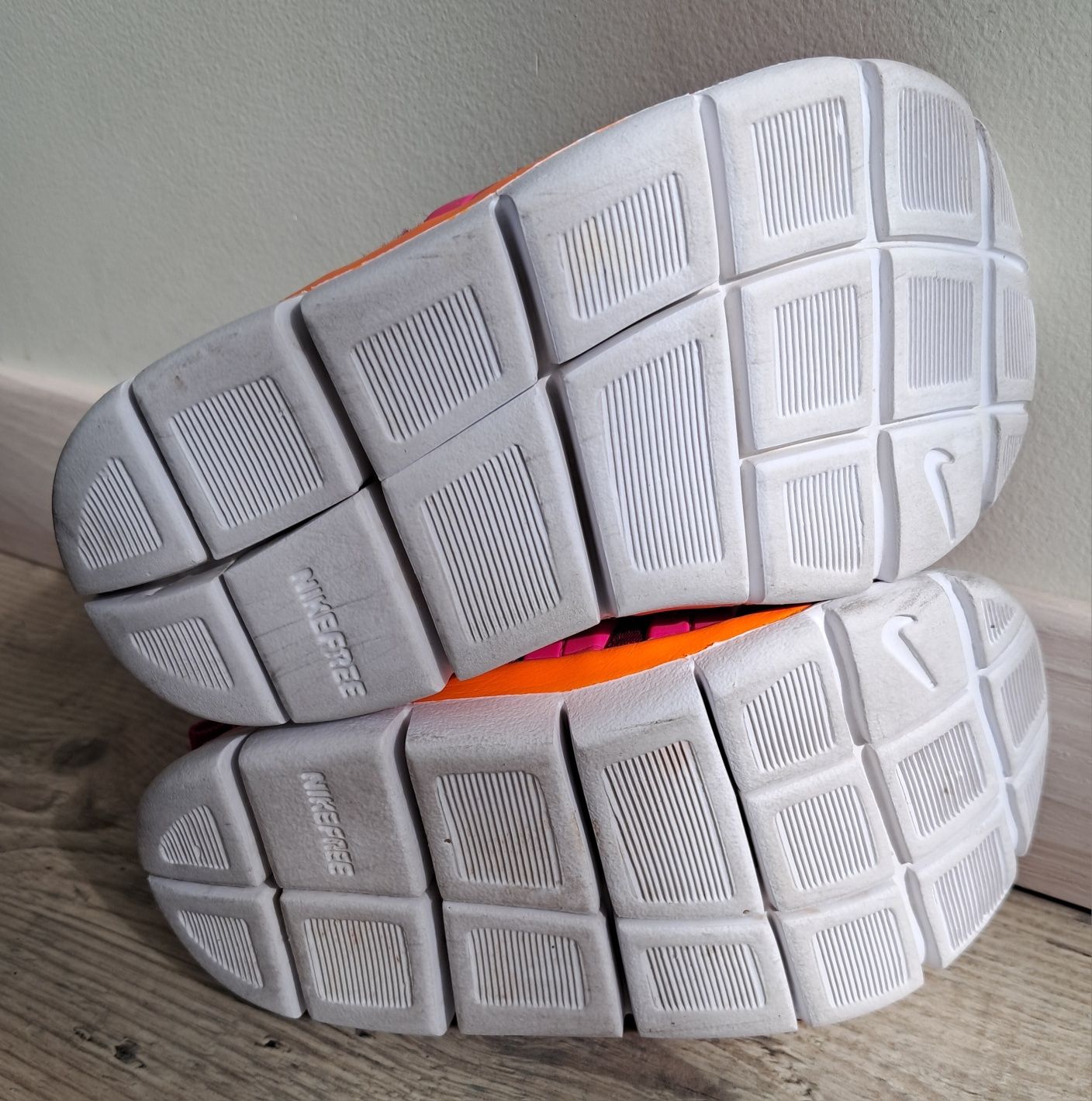 Кросівки NIKE (р.23,5)