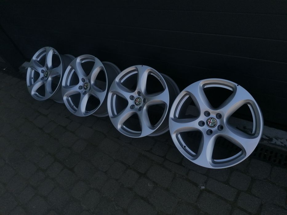 Felgi aluminiowe 5x110 Alfa Romeo R18 Nowe