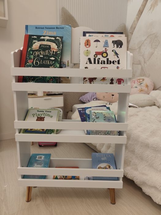 Regał biblioteczka na książki dla dziecka