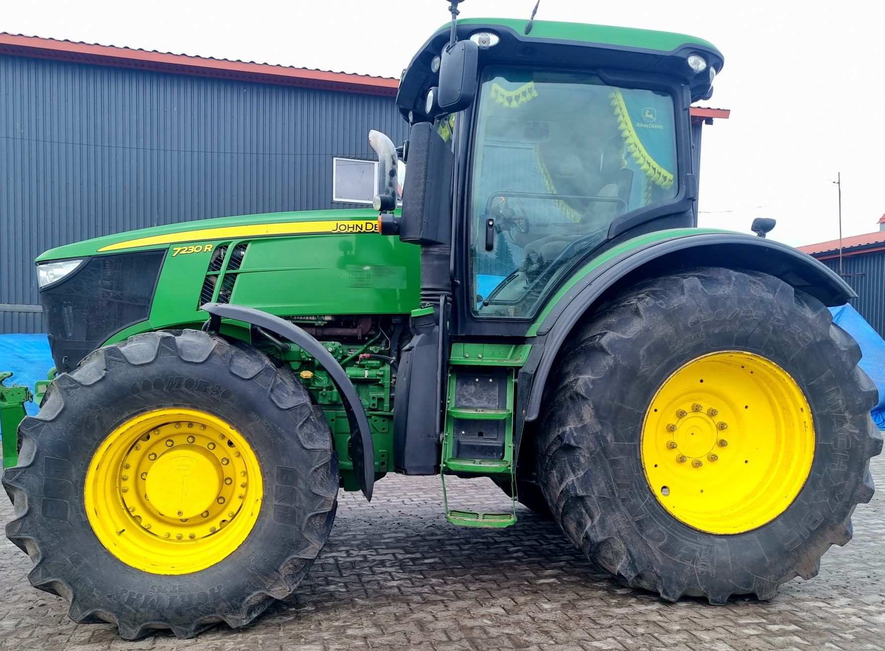 John deere7230r 2011