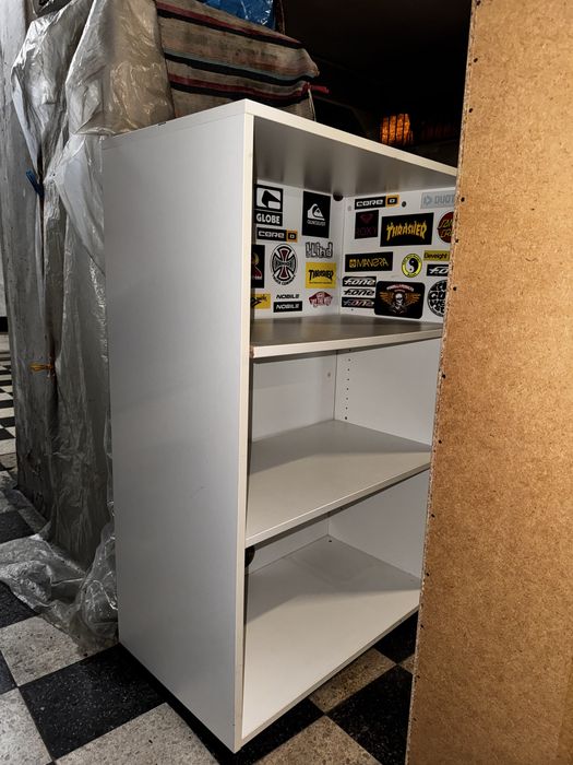 Estante ikea 80x120x45cm com autocolante surf e sk8