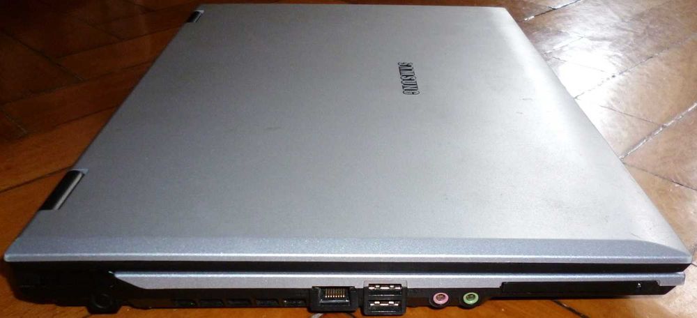 Б/у рабочий ноутбук Samsung NP-R40 (внимательно читайте описание)