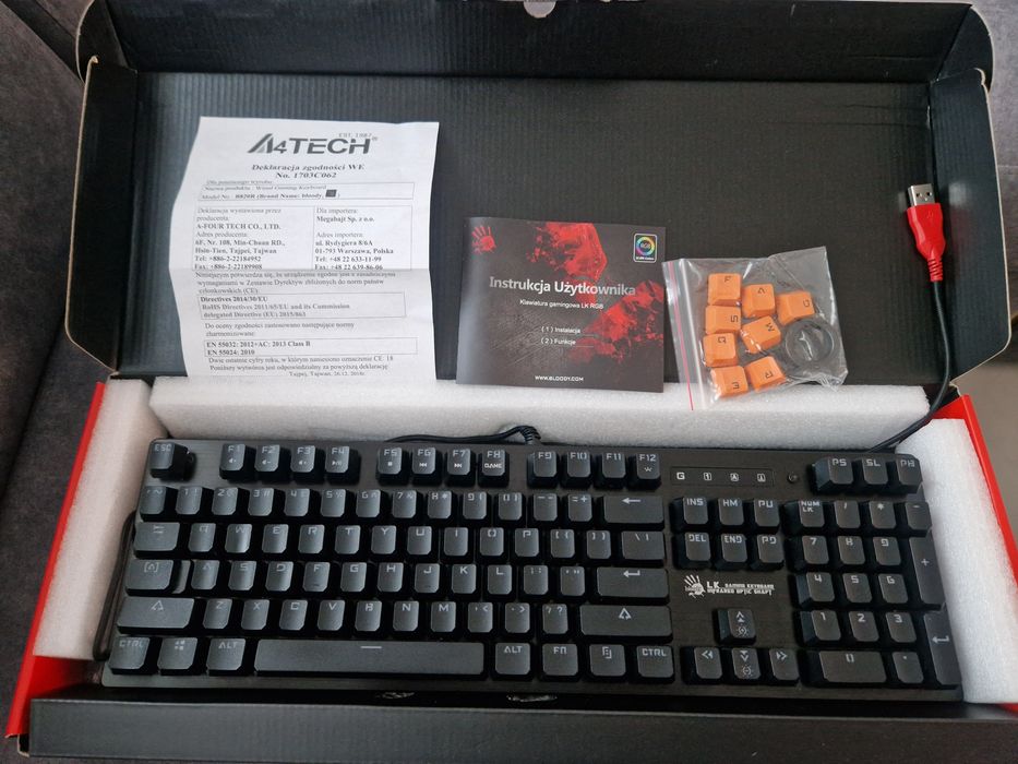 Klawiatura mechaniczna  BLOODY B 820 R  RGB