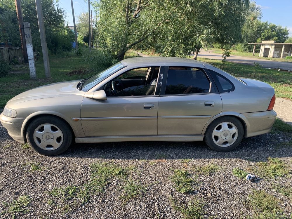 Продам опель вектру б 1.8