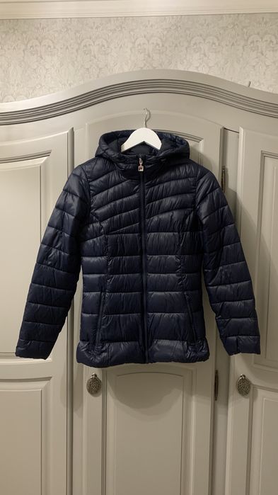 Осіння жіноча куртка Fila в ідеальному стані S