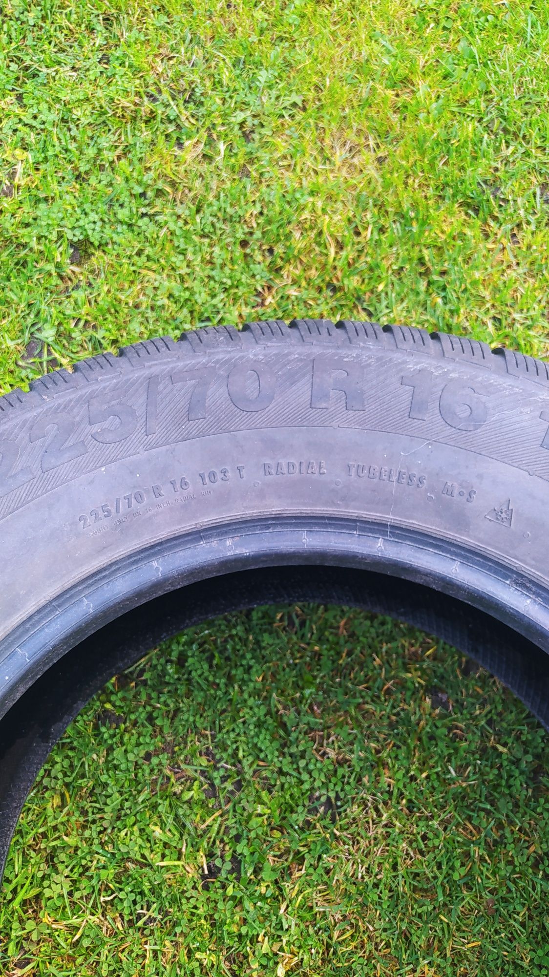 Opona zimowa Barum Polaris 3 225/70 R16
