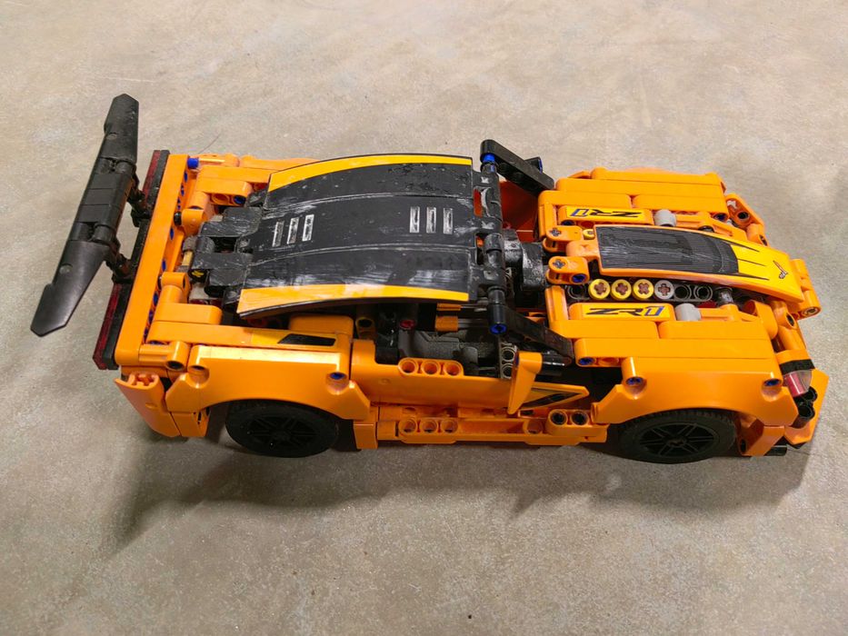 LEGO Technic 42093 Chevrolet Corvette ZR1