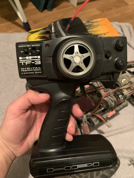 Машинка на радіокеруванні HPI E savage battery