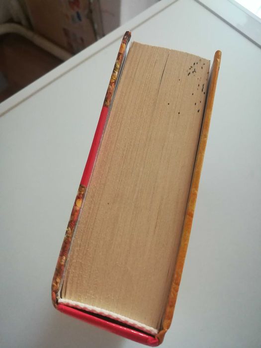 Продаю книгу 7-ю часть " ГАРРИ ПОТТЕР и Смертельные реликвии "