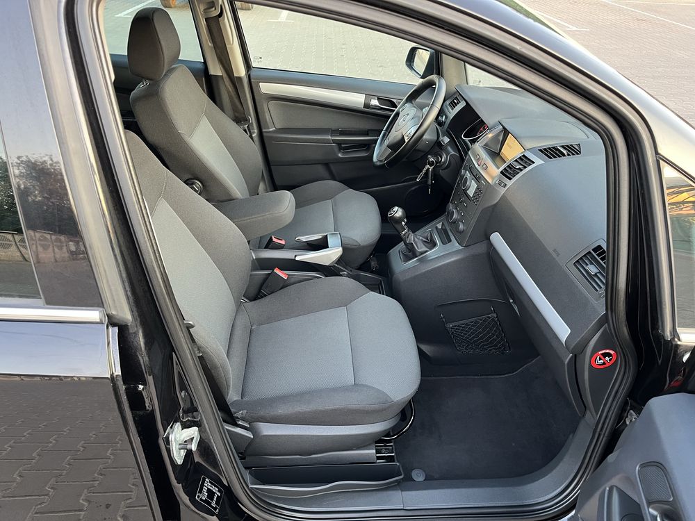 Продам нефарбоний Opel Zafira 2006 1.8