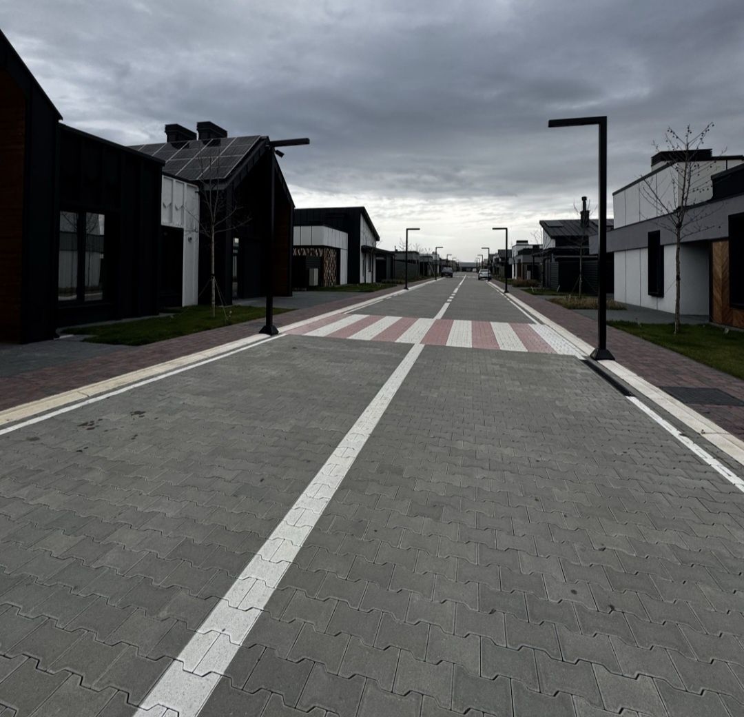 Продам будинок в закритому містечку SOHO