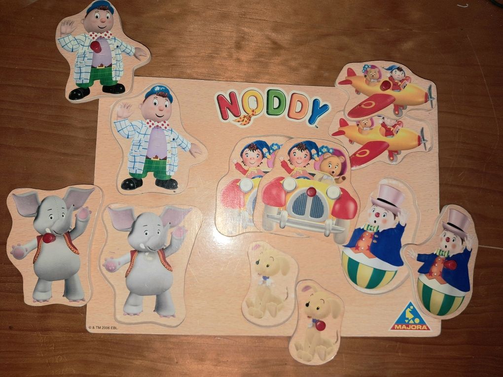 Jogo de encaixe em madeira Noddy