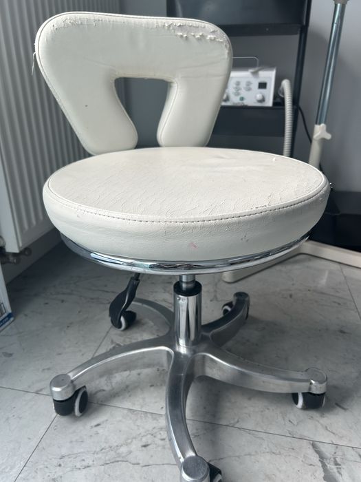 Taboret kosmetyczny do pedicure