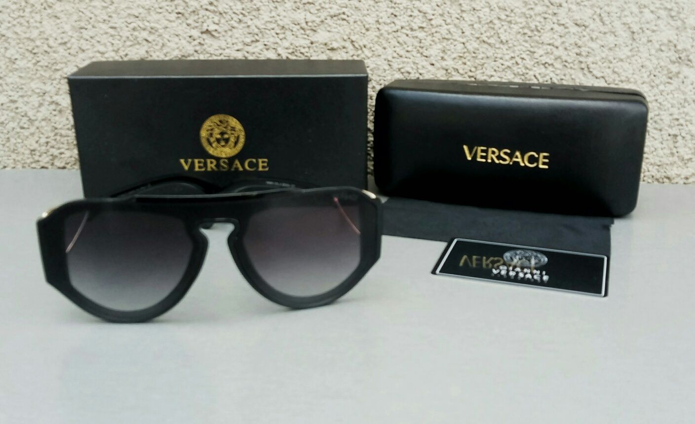 Стильные Versace очки маска женские солнцезащитные черные с градиентом