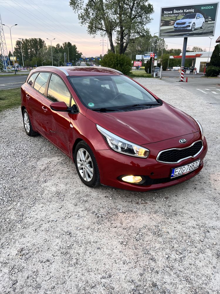 Kia ceed 2013 1.6 benz