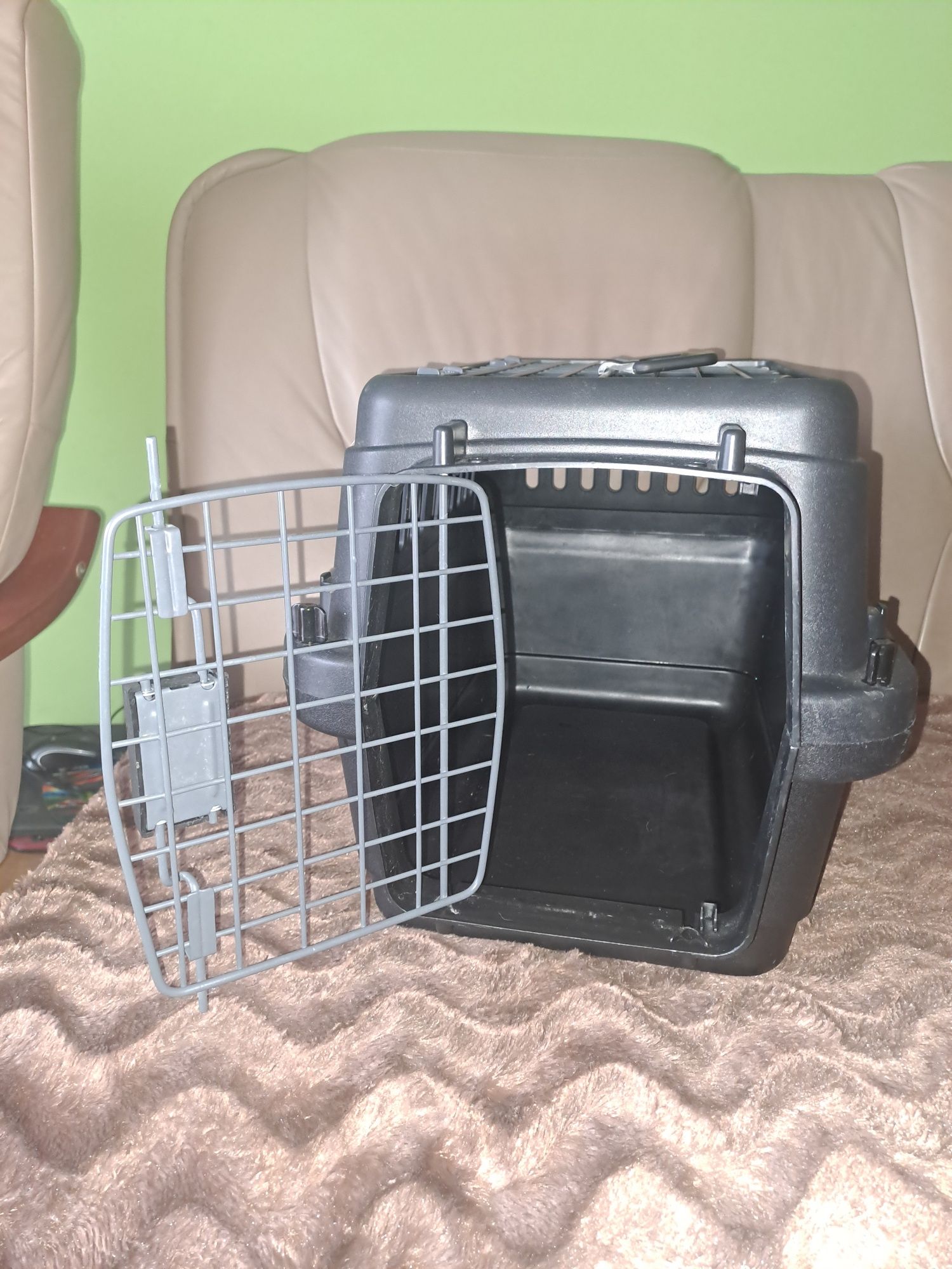 Transporter,klatka dla pieska lub kotka + torba do przenoszenia.
