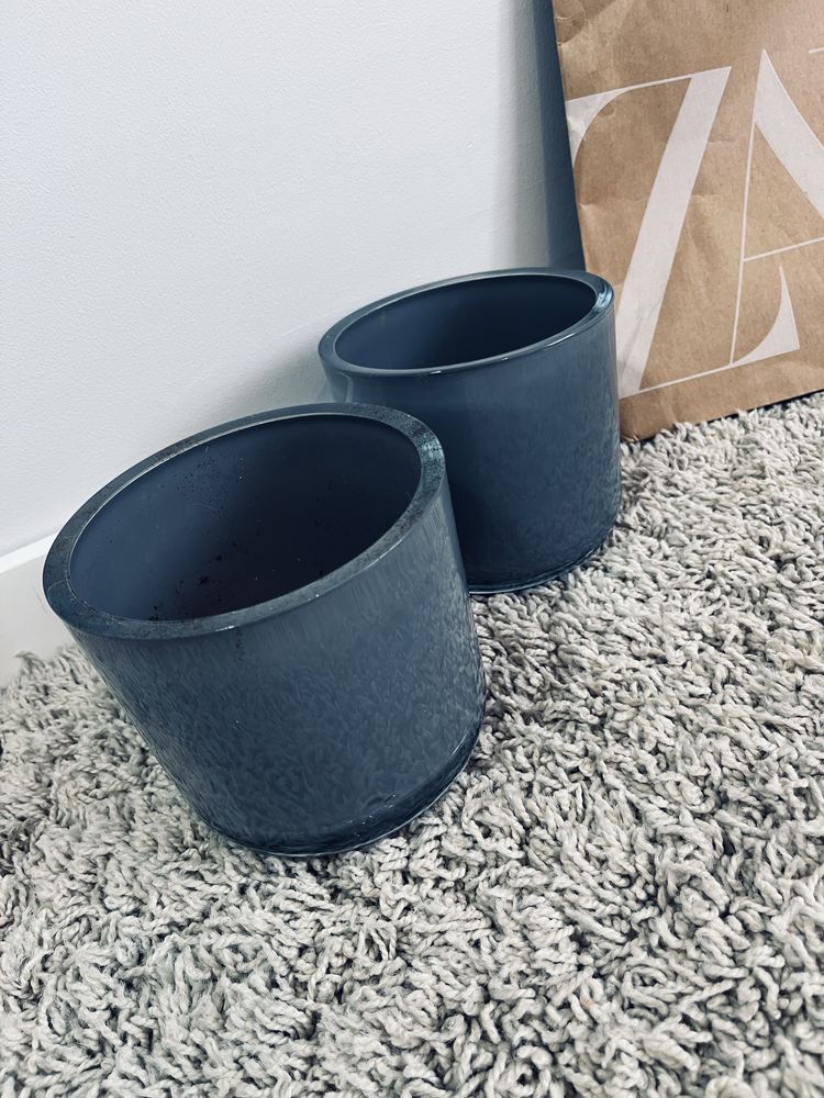 Zestaw dwoch szarych porcelanowych ceramicznych doniczek doniczka