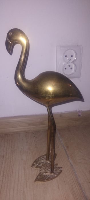Flamingi wykonane z mosiądzu