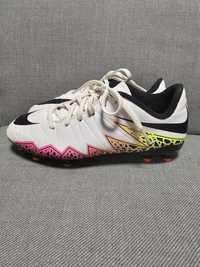 Buty piłkarskie Nike Hypervenom Phelon II Fg Jr roz. 35 korki