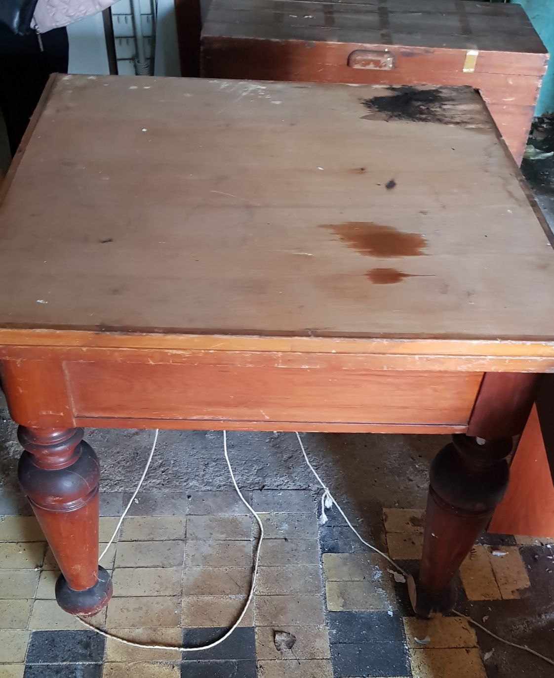 Старинный стол раскладной