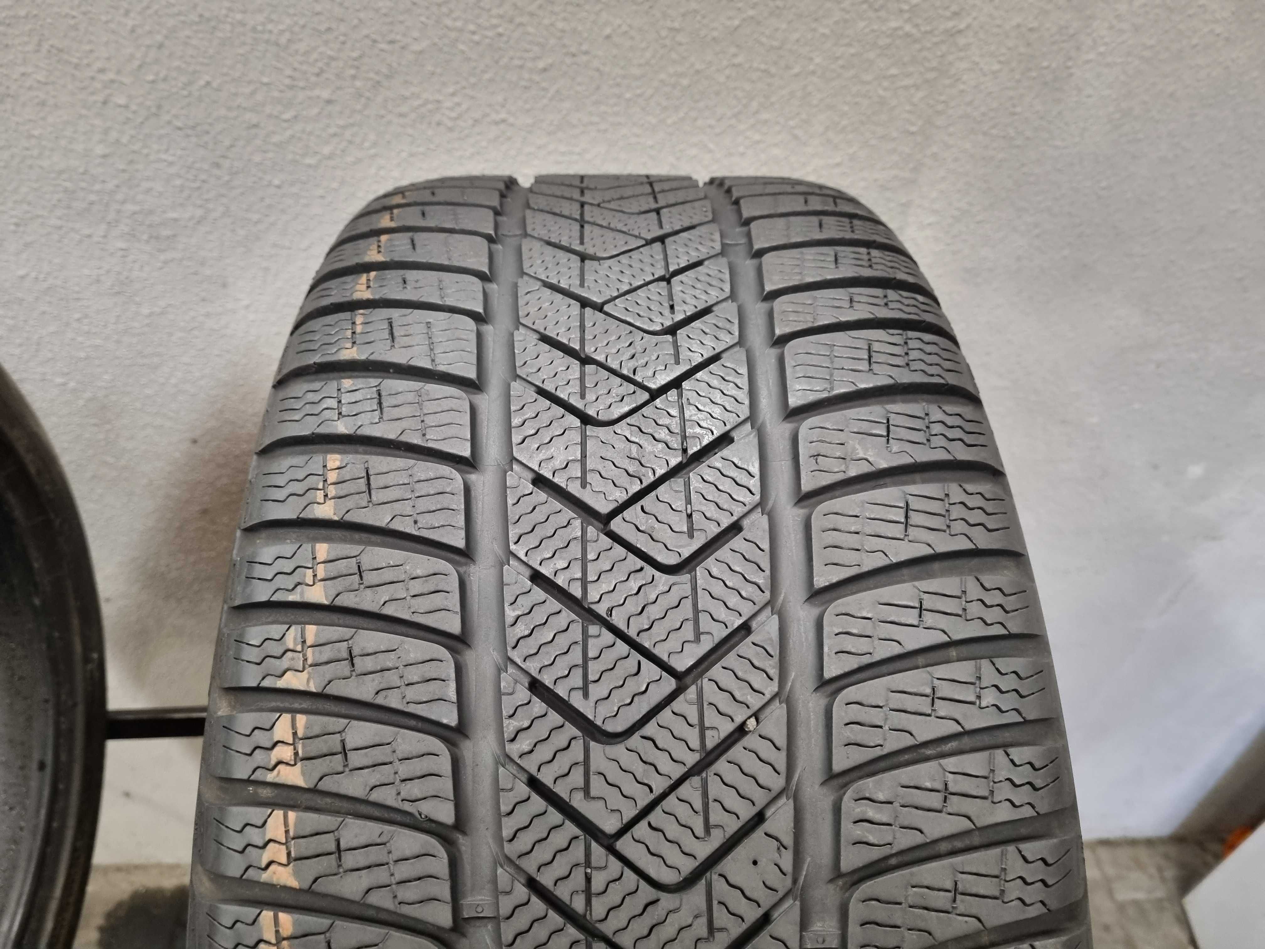 275/40/20 106V Pirelli Winter Sotto Zero 3* RSC Dot.4220R