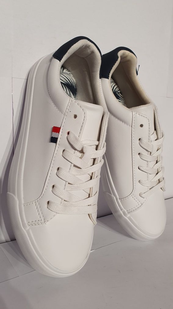 Buty nowe damskie sportowe Pier - One białe rozmiar 37