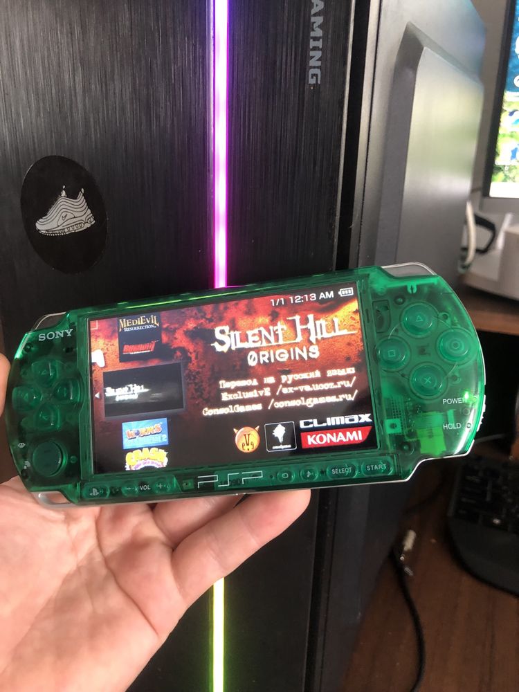 Psp sony 3008 кастом + комлект ігор